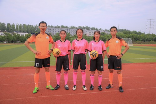 202006【捷報(bào)遲來(lái)，歡喜不減——我校學(xué)生收獲國(guó)家級(jí)榮譽(yù)】潁州晚報(bào) 阜陽(yáng)日?qǐng)?bào) 特約攝影記者 凡偉 188449089111_conew1.jpg