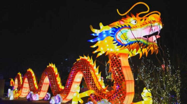 燈會現(xiàn)場。 汪立攝